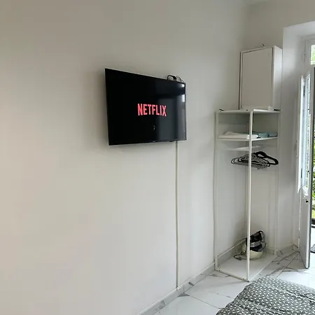 Apartment Dora's *