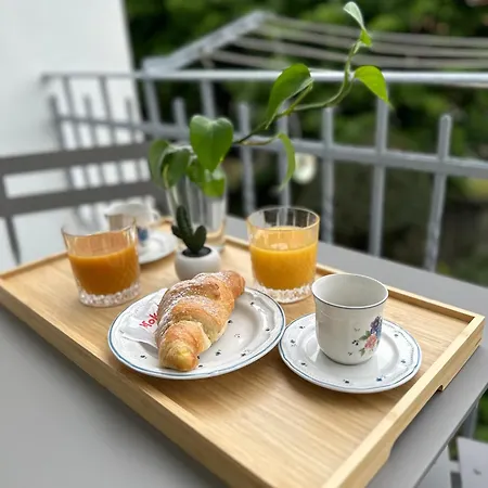 Apartment Dora's